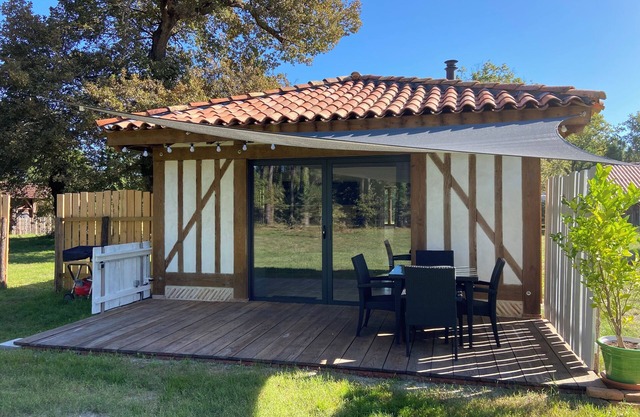 Gîte du rucher d'Esleys in the heart of nature, close to the lake and ocean