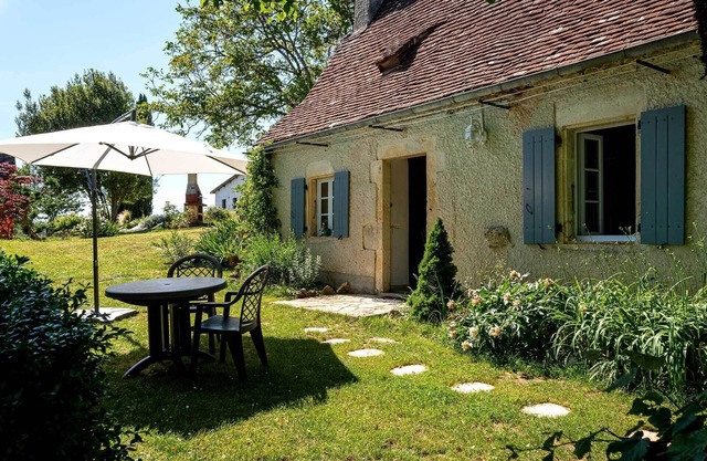 Gîte for 4 with bedroom in outbuilding - between Rocamadour and Sarlat