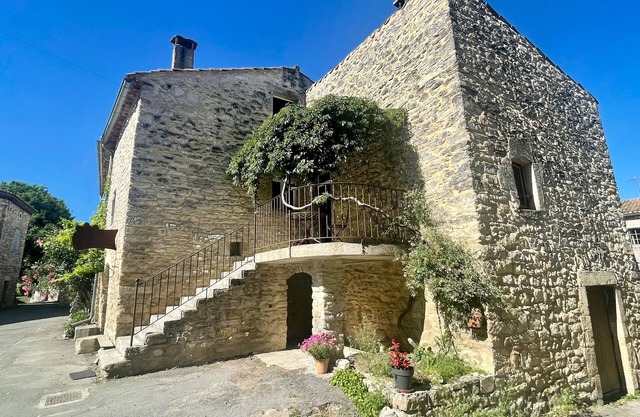 Gîte 6 pers, terrace, 12km from the Ardèche gorges, at the gateway to the Cévennes