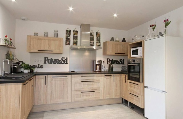 Gite Le Cercueil, 6 bedrooms, 15 persons