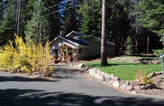 Glades Getaway by Tahoe Getaways - Carnelian Bay - Dog OK - Near Hiking/Biking