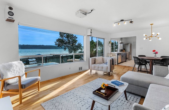 Glamorous Waterfront Home w/Private Beach, Hot Tub, Water Toys, on Hood Canal