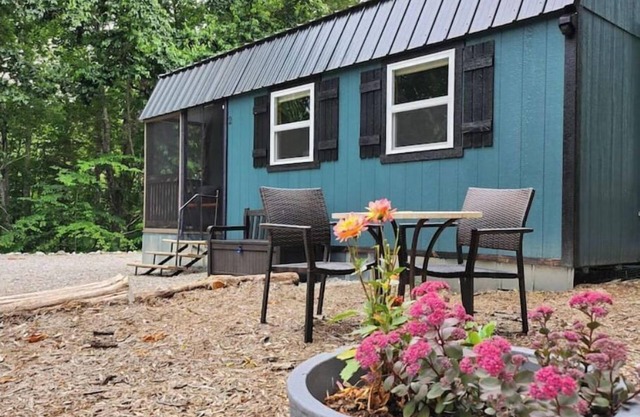 Glamping Tiny Home near Center Hill Lake