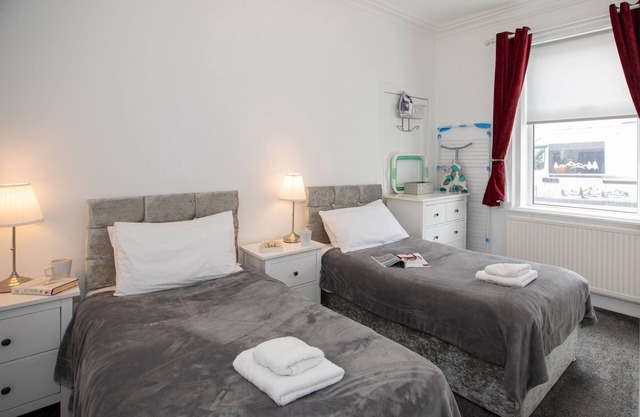 Glebe St Apartment - sleeps 4 guests in 2 bedrooms
