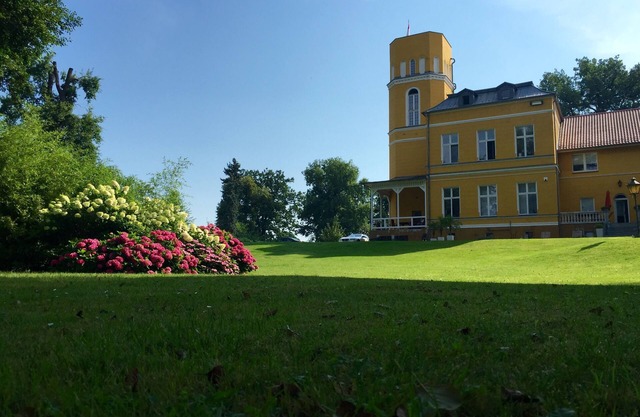 Glowe Castle Weddings Weddings KIKA Mädchen WG 2020/Krass Class trip