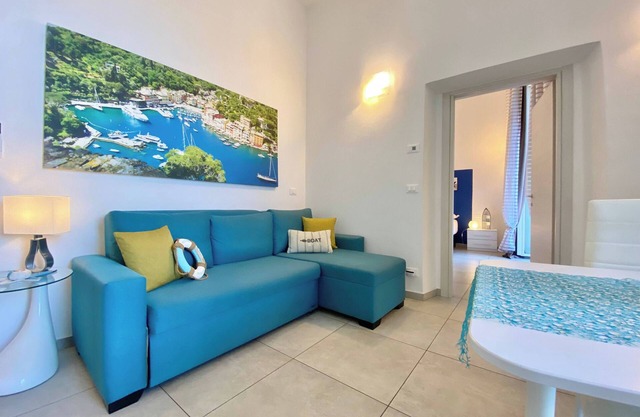 Gold apartment, La Casa Rosa al Mare, with sea view & garage at 800mt