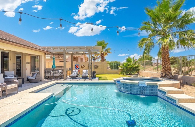 Golf Course View Home, No Fee Heated Pool!