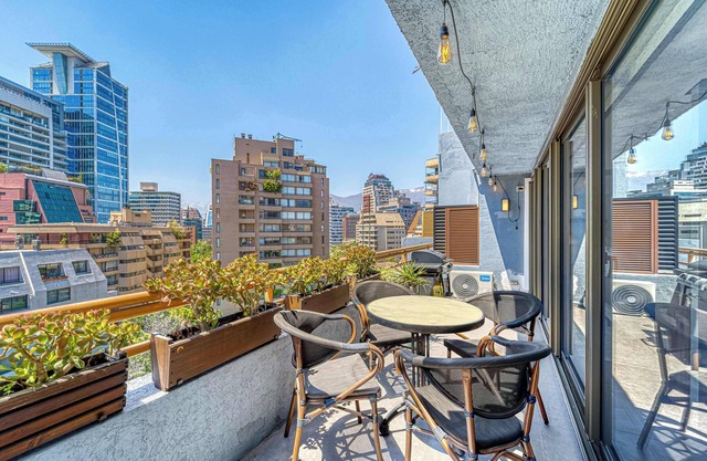 Golf Living - Terrace & City Views