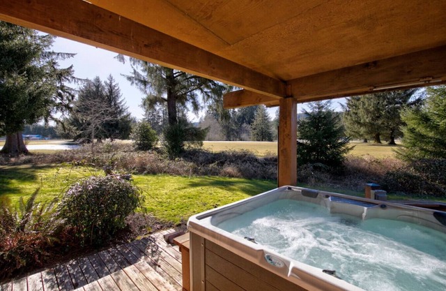 Golfer’s Getaway Cabin on Historic Golf Course