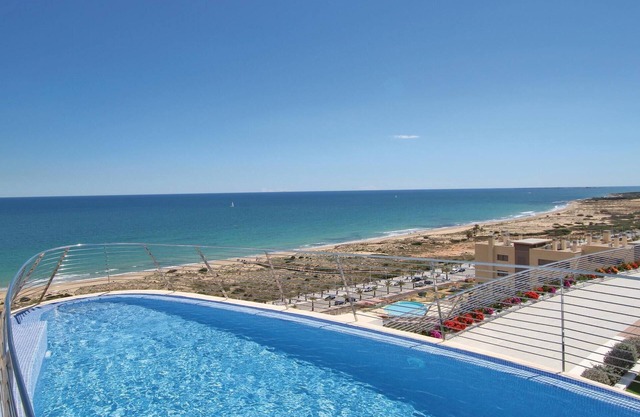 Gorgeous apartment in Elche with sauna