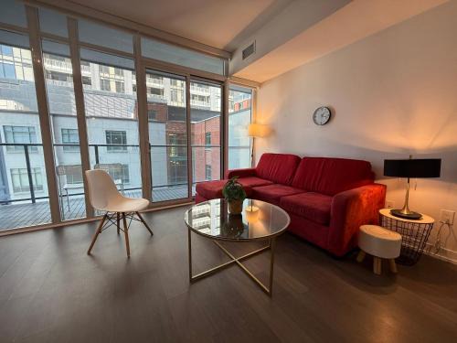 Gorgeous downtown condo
