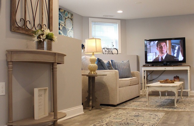 Gorgeous Garden unit located in wonderful North Chicago neighborhood!