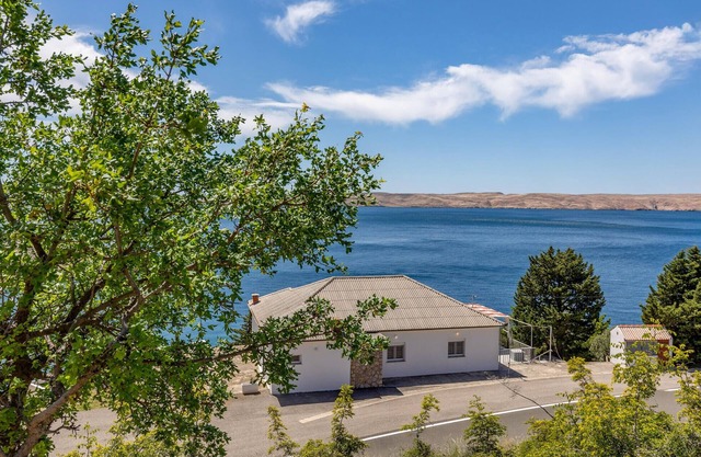 Gorgeous home in Baric Draga
