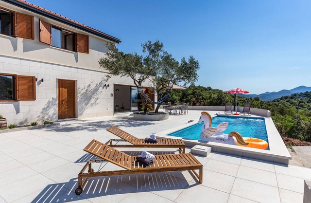 Gorgeous home in Ploce