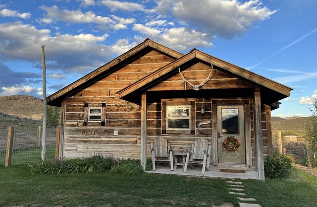 gorgeous modern cabin on private ranch