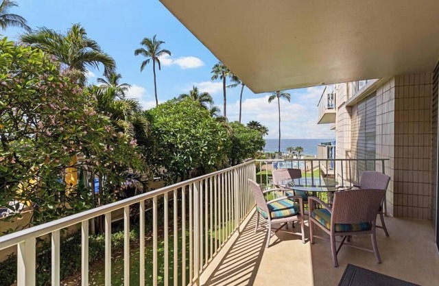 Gorgeous Oceanfront Condo! - Kamaole Nalu #202