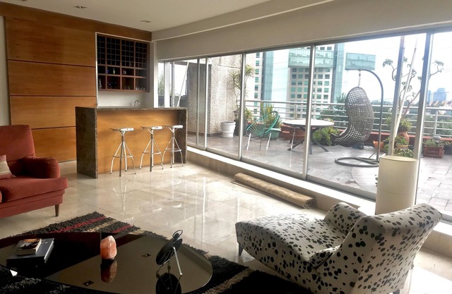 Gorgeous PH w/3 terraces (bbq) near Near Santa Fé great location.