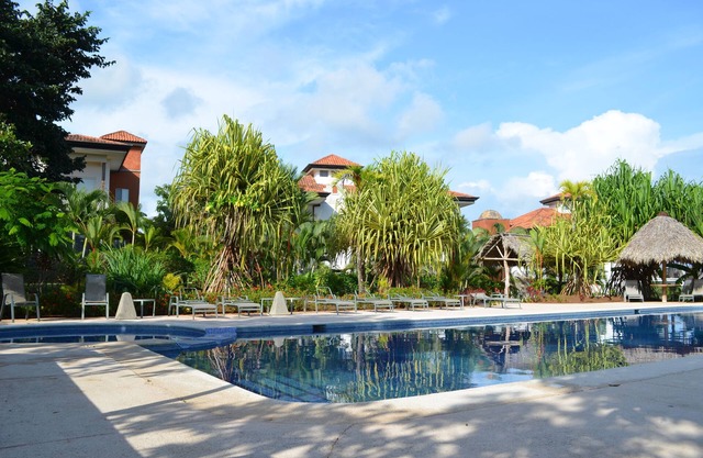 Gorgeous Resort-Style Luxury Accommodation in Tranquil Esterillos Este