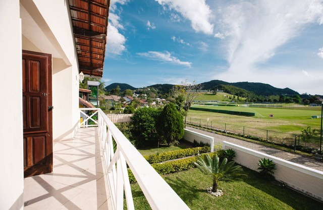 GRANARY COMARY - FANTASTIC VIEW FIELD CBF, C/5 BEDROOMS, POOL, BARBECUE