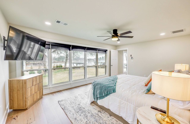 Grand Lakefront Home in Hot Springs w/Boat Dock!