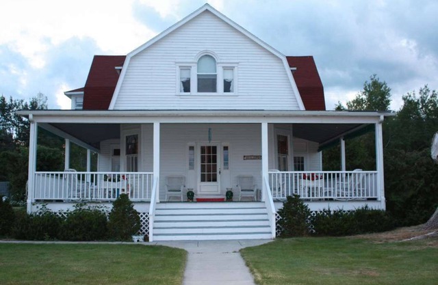 Grand Old Cottage
