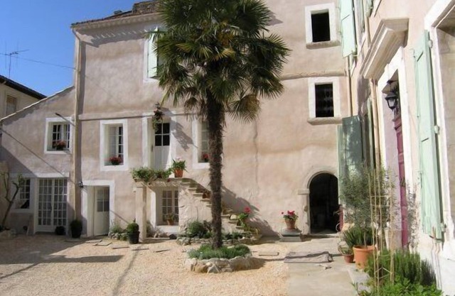 Grand old Villa with pool in the heart of Capestang town (on the Canal du Midi)