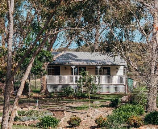 Granite Gardens Cottages & Lake Retreat