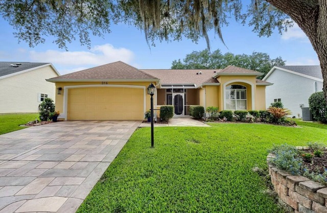 Great location! Near Spanish Springs, beautifully remodeled with private lanai.