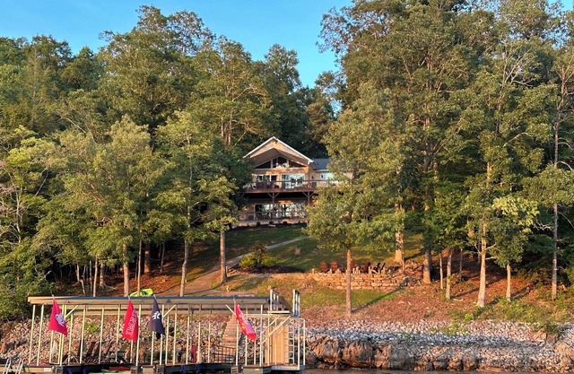 Great views, Top Rated Home on Big Creek, Norris Lake