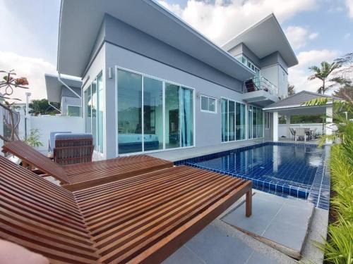 Green Lung Pool Villas Bangkok