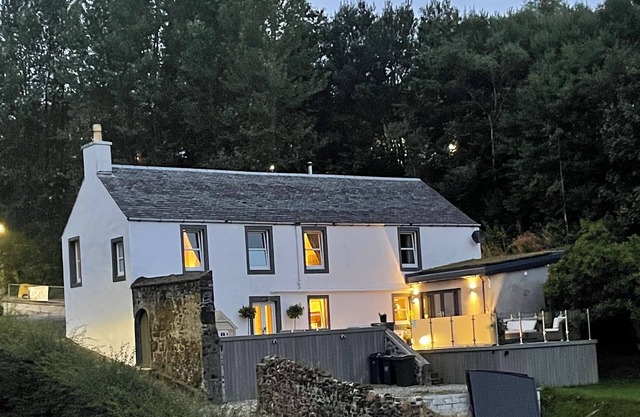 Greenbank - stunning bay view property with hot tub and sauna!