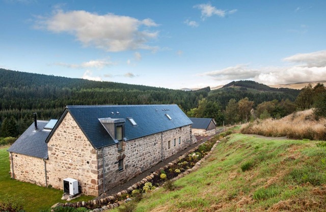 Greenhill Cottage - Three Bedroom Villa, Sleeps 6