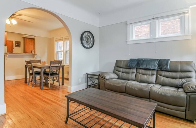★Grosse Pointe Retreat★ ★Downtown Detroit Close★