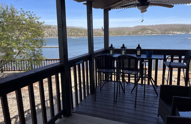 GROUND LEVEL Walk right out and nPOOL DOCKS Corner unit see 180 degree