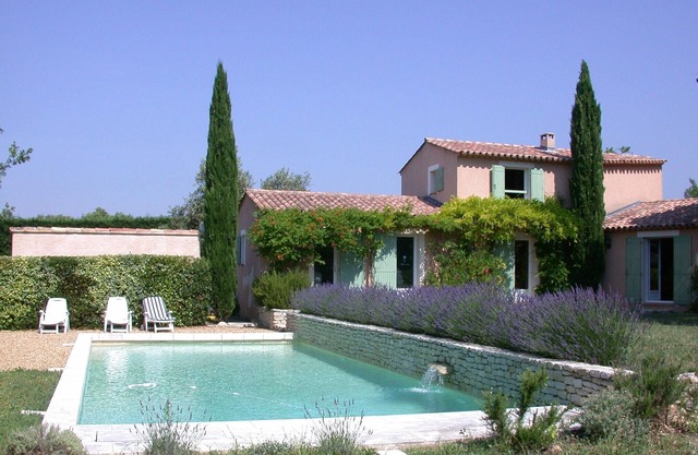 Group of houses 14/16 pers on a plot of 8,000m2 with heated pool