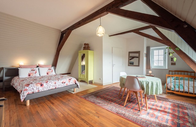 Guest Room 'Chambre Marie-Jo' with Mountain View, Shared Terrace and Wi-Fi