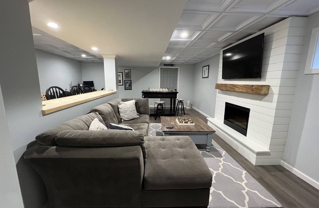Guest Suite - Entire basement great for PSU Weekends!