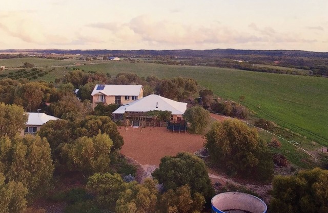 Gully Cottage - Pet Friendly