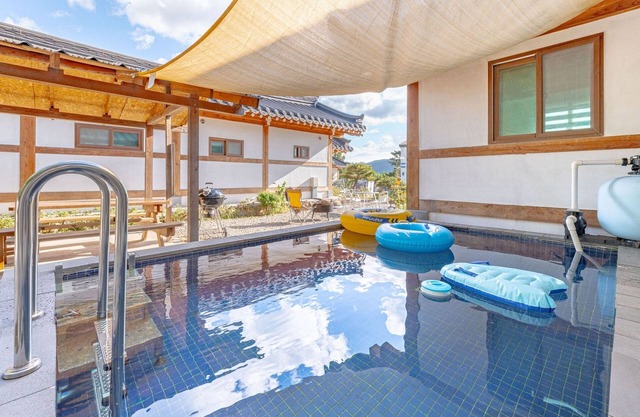 Gyeongju Adamwon Hanok Dokchae Pension