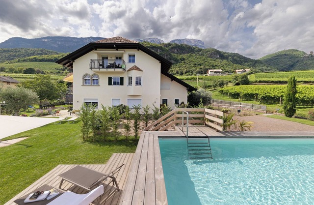 Holiday Apartment 'Weingut Zail' with Mountain View, Wi-Fi and Air Conditioning