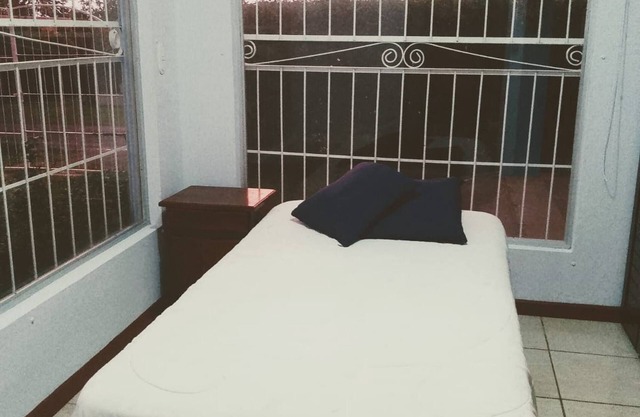 Habitación Y Baño Independientes