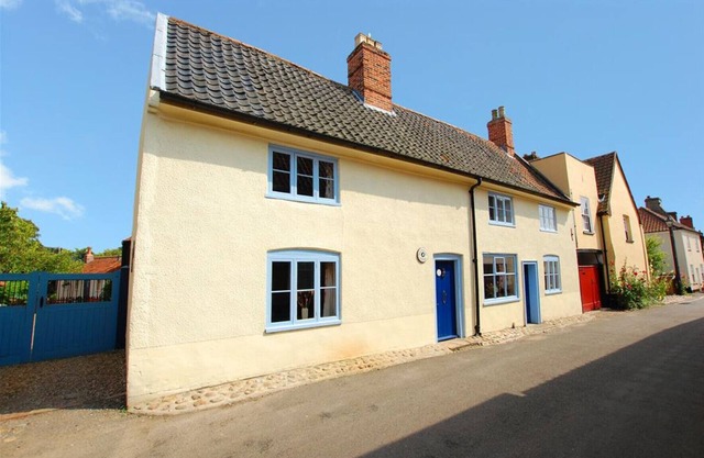 Half Moon Inn - Four Bedroom House, Sleeps 6