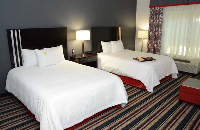 Hampton Inn & Suites Albany At Albany Mall