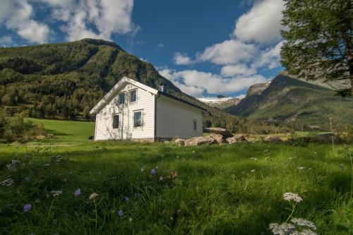 Hansali Holiday Home