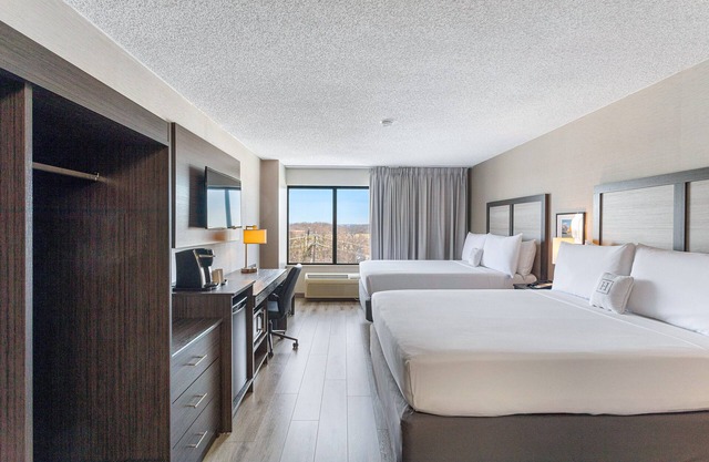 Harborside Hotel