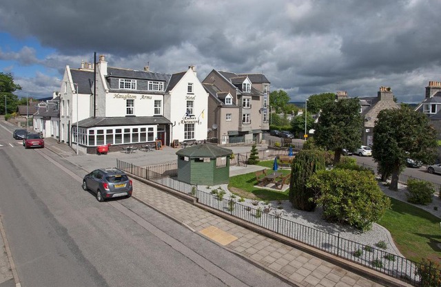 Haughton Arms Hotel