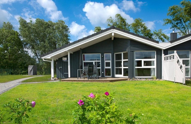 Haus Wattläufer - holiday home in a peaceful location, directly on the Salzhaff.
