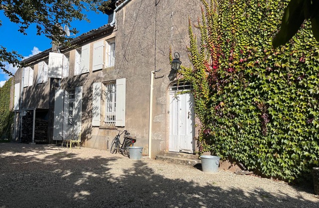 Haven of Peace in the Heart of Entre-Deux-Mers: Charming Cottage with Pool, Sauna, and Preserved Nature