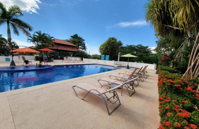 HEAVENLY 2-bedroom 2 bathroom condo in Esterillos Este. WALK to Bejuco Beach!