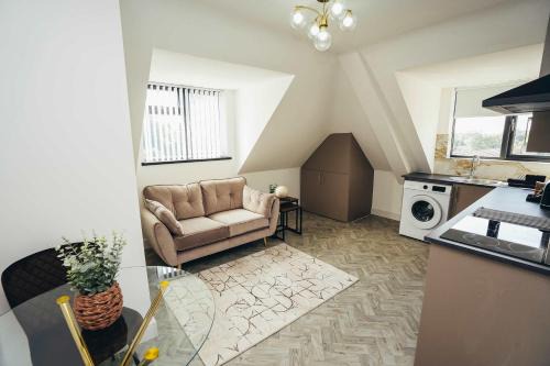 Hen & Chickens Luxury Apartments, Free Parking, By DerBnB